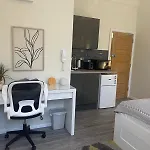 Grays Inn Road - Room 2